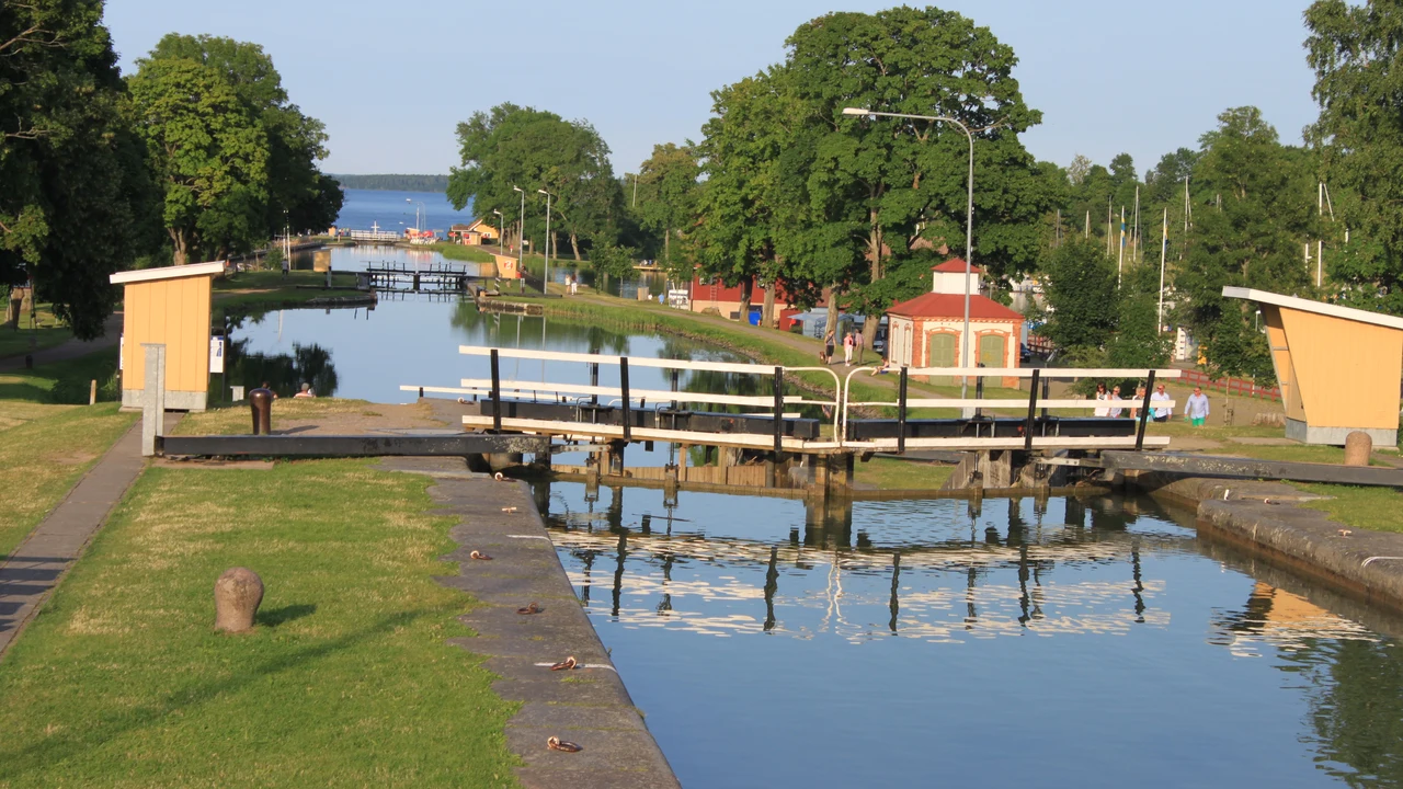 Granite-lined lock chamber and wooden sluice gates at Oscars lock on the Gota Canal.