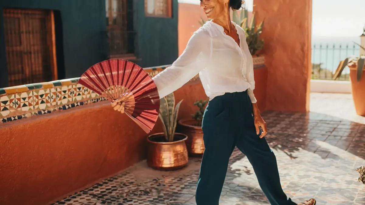 Dynamic Actions and Future Speculation