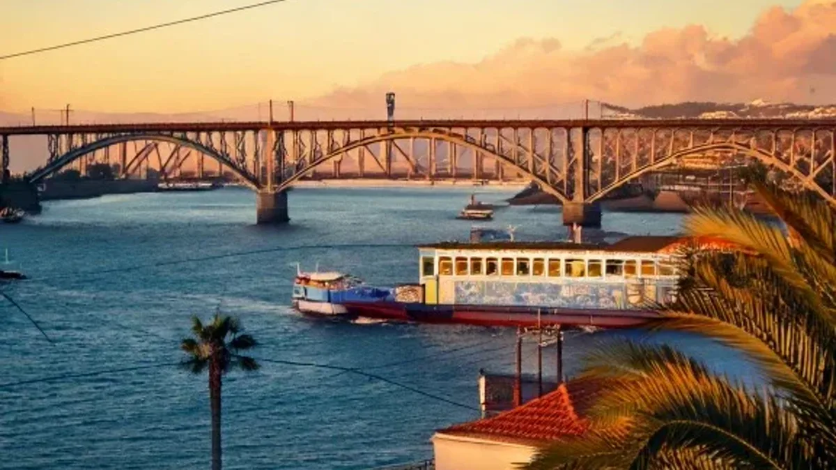 Reporting the Past and Expressing Regret